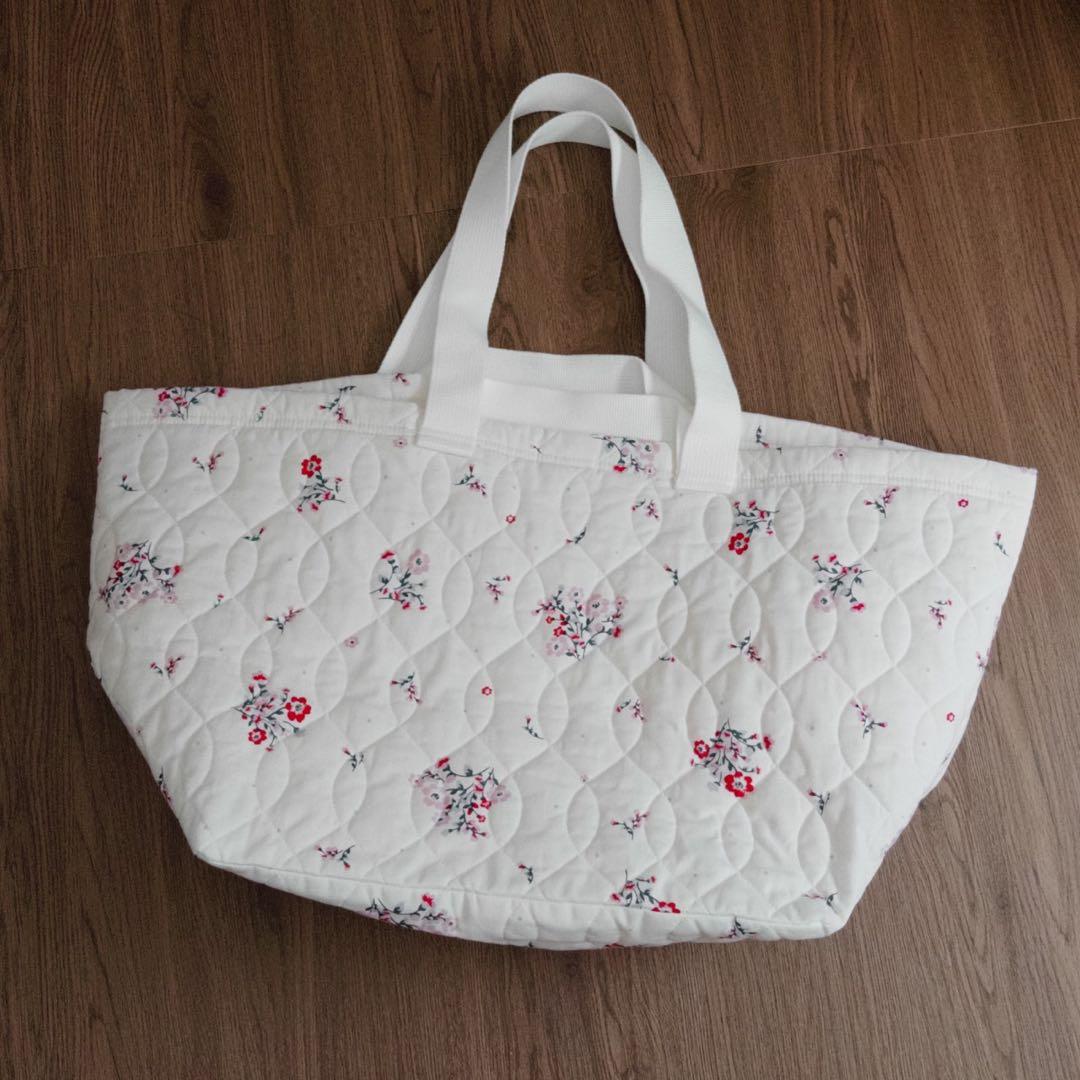 HOLIDAY フラワーキルティングビッグバッグ　未使用　タグ付き