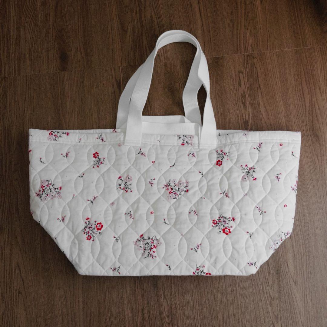 HOLIDAY フラワーキルティングビッグバッグ　未使用　タグ付き