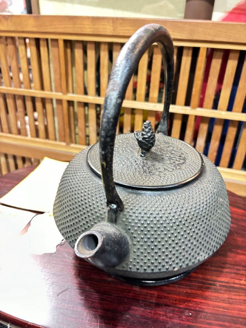 南部鉄瓶 最高級品種 瓶敷き付き サビ有りますから 10分の１激安