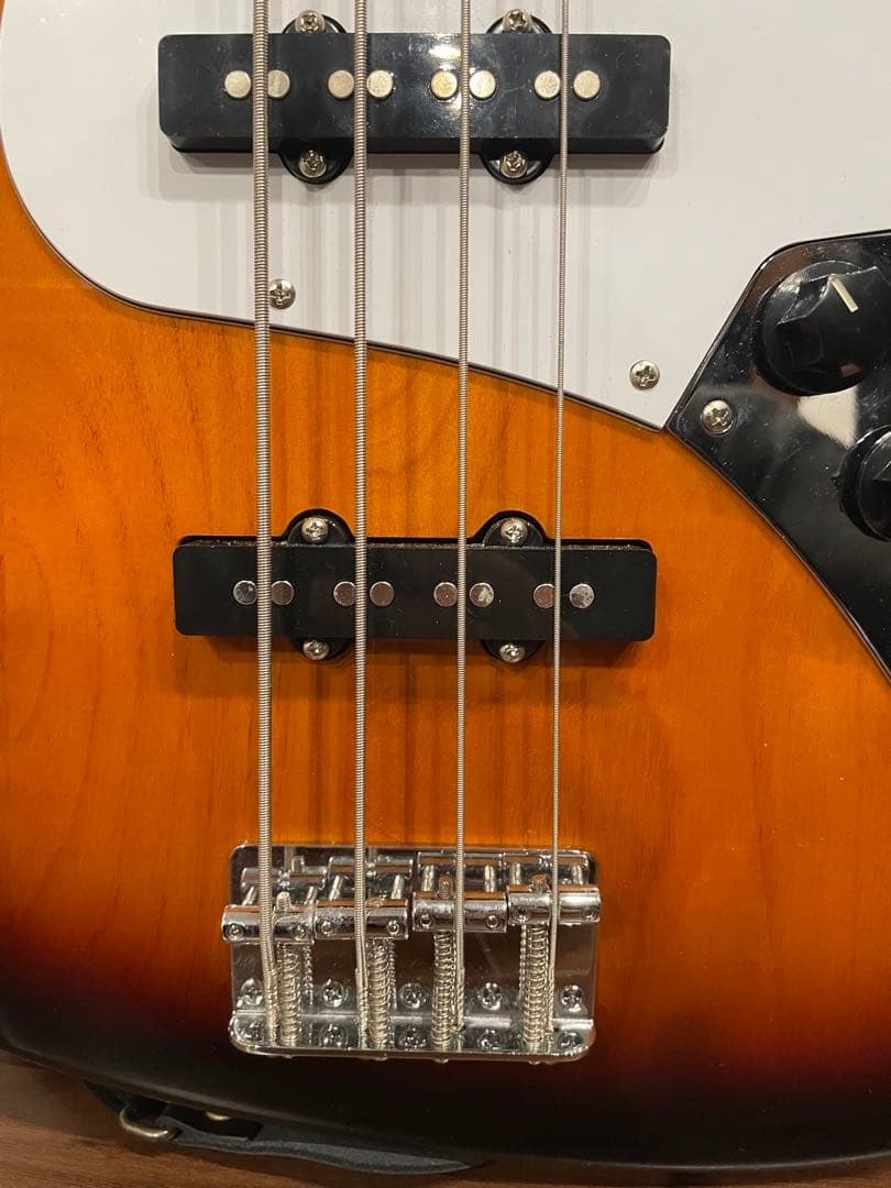 Squier Jazz Bass Affinity サンバースト Fender