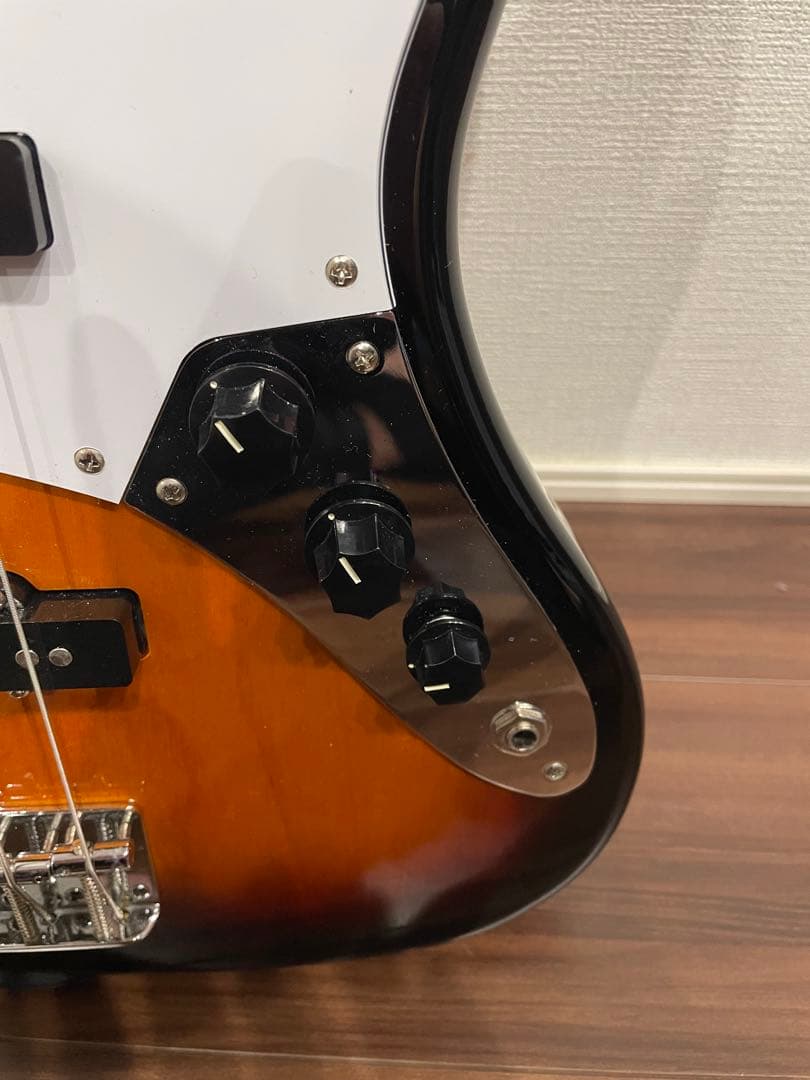 Squier Jazz Bass Affinity サンバースト Fender