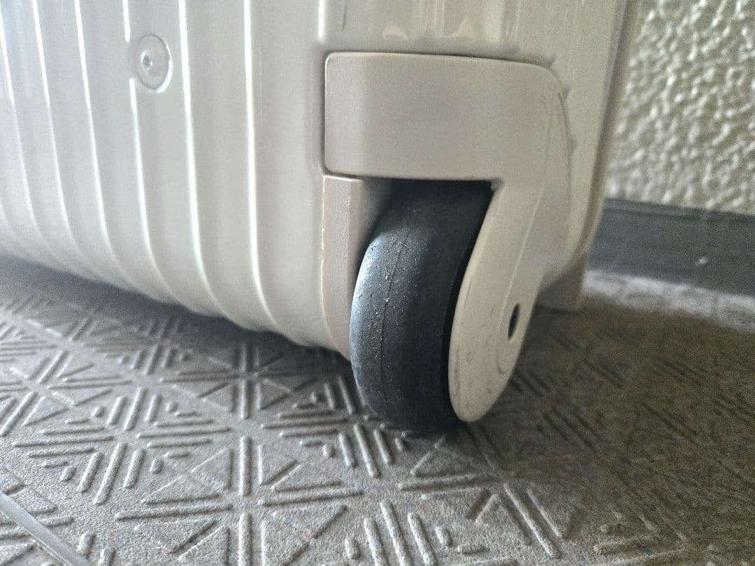 【美品】RIMOWA × United Arrows 別注 エクリュ [32L]