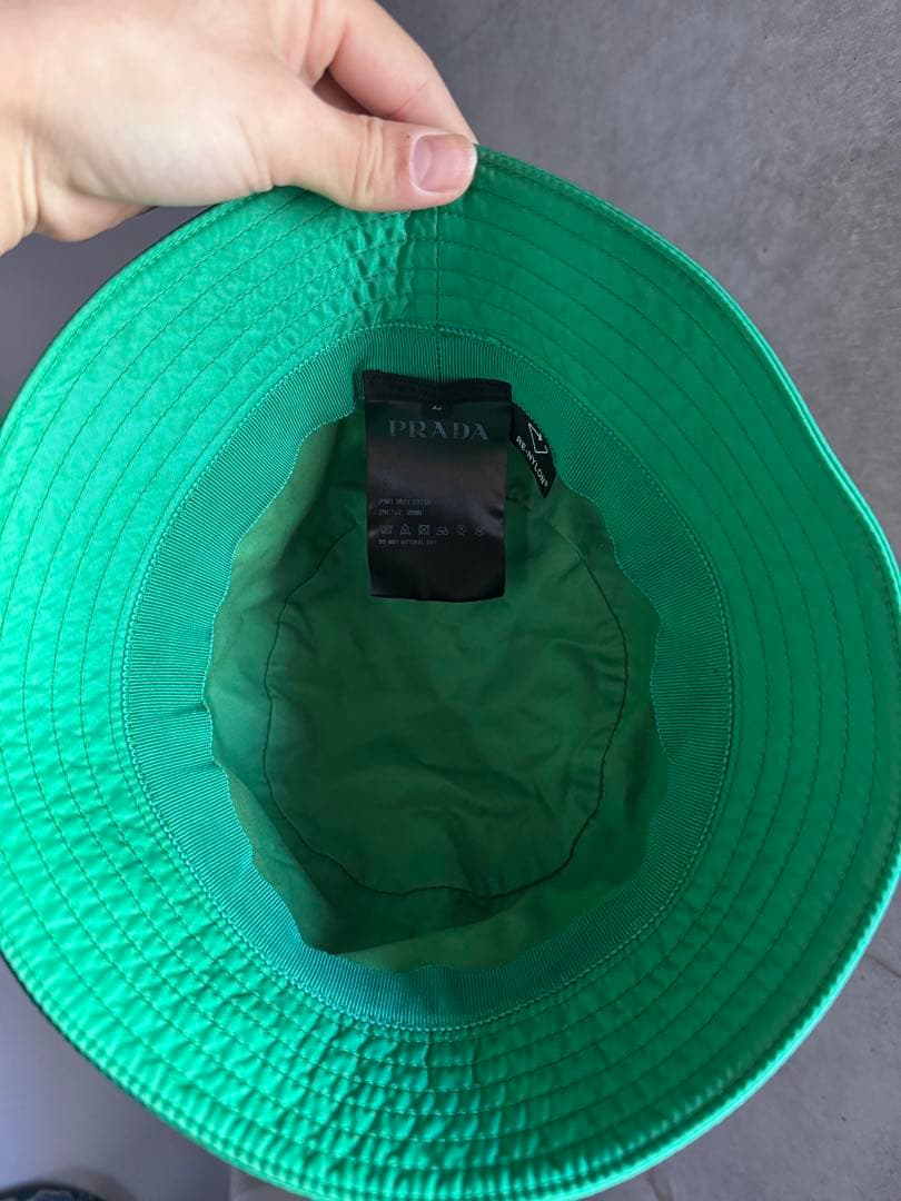 PRADA グリーン バケットハット