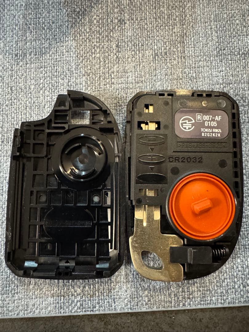 トヨタ純正スマートキー　200系ハイエースバン　レジアス 007-AF0105