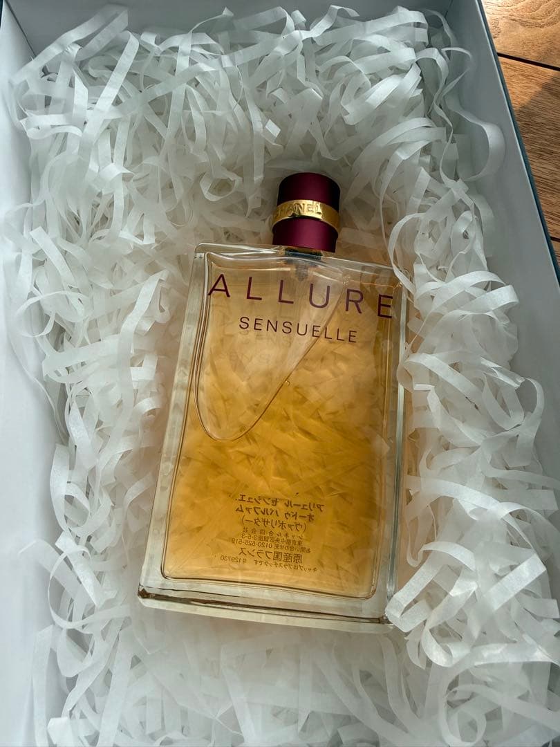 CHANEL香水　アリュール　センシュエル　オードゥ　パルファム　ヴァポリザター