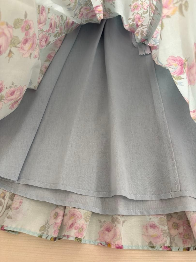 【最終お値下げ】トッカ　TOCCA　ワンピース　ローズ柄　130