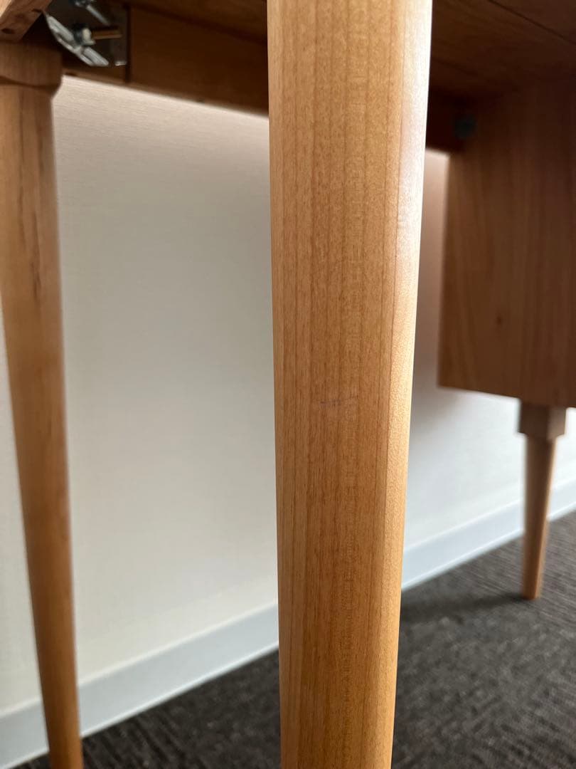 美品 COMO 90 デスク モモナチュラル 無垢 アルダー材