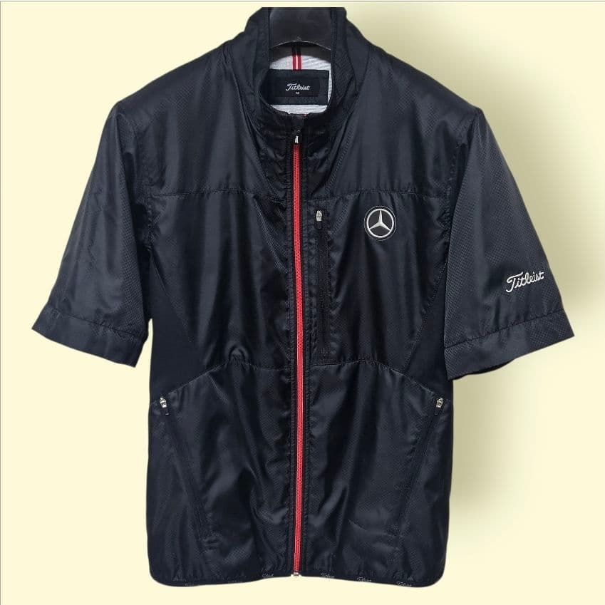 美品メルセデス・ベンツ&タイトリストメンズゴルフ2ウェイJKブラックM 蓄熱