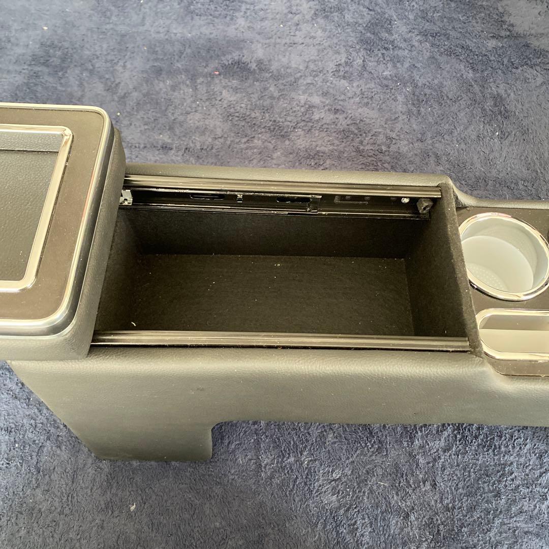 80ヴォクシー、ノア！ハイブリッド車用コンソール！