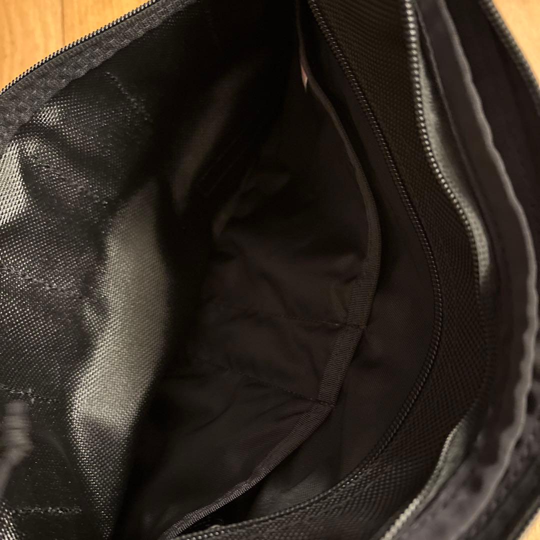 ブリーフィング　A4 クラッチバッグ