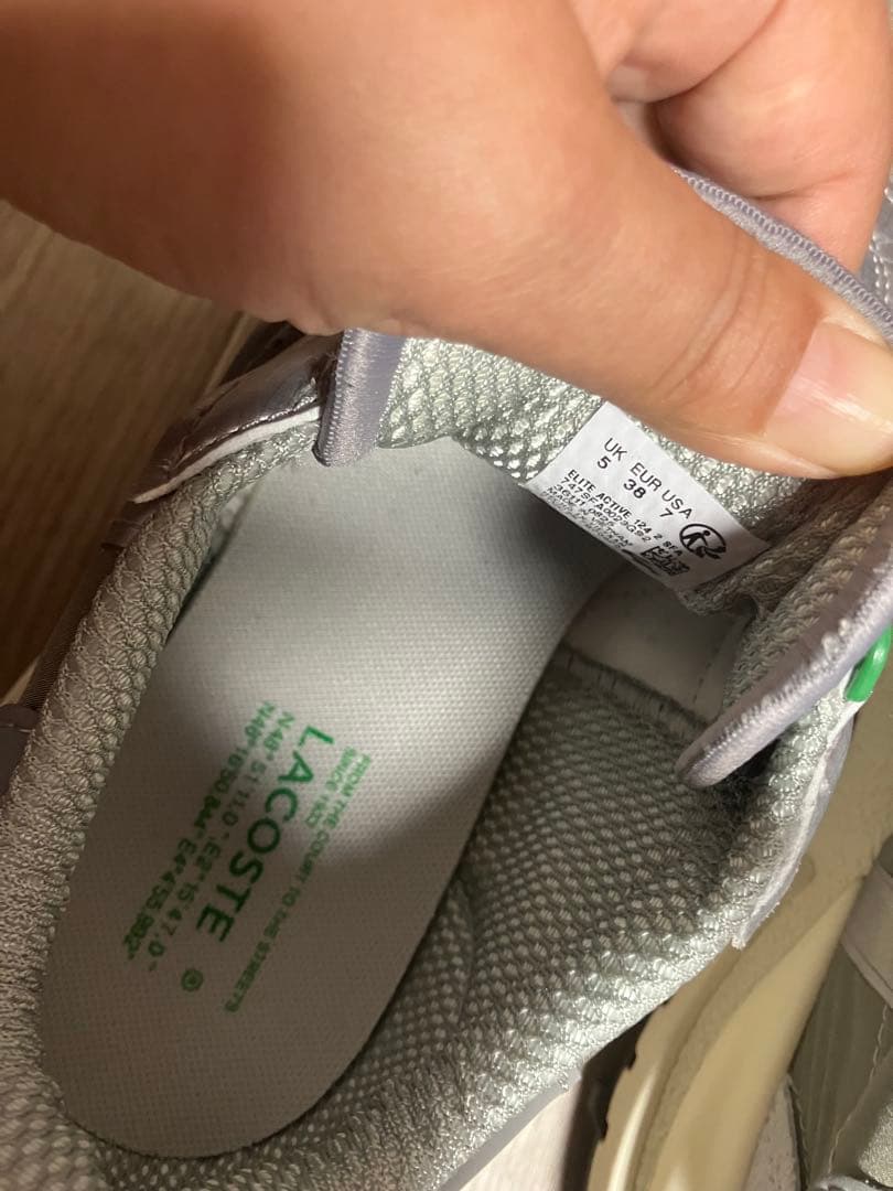 LACOSTE シルバー スニーカー 38新品タグ付き