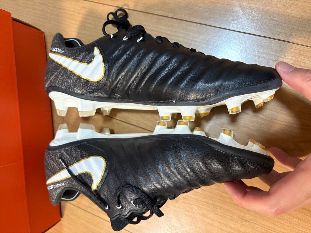 Nike Tiempo サッカーシューズ ブラック/ホワイト 箱付き