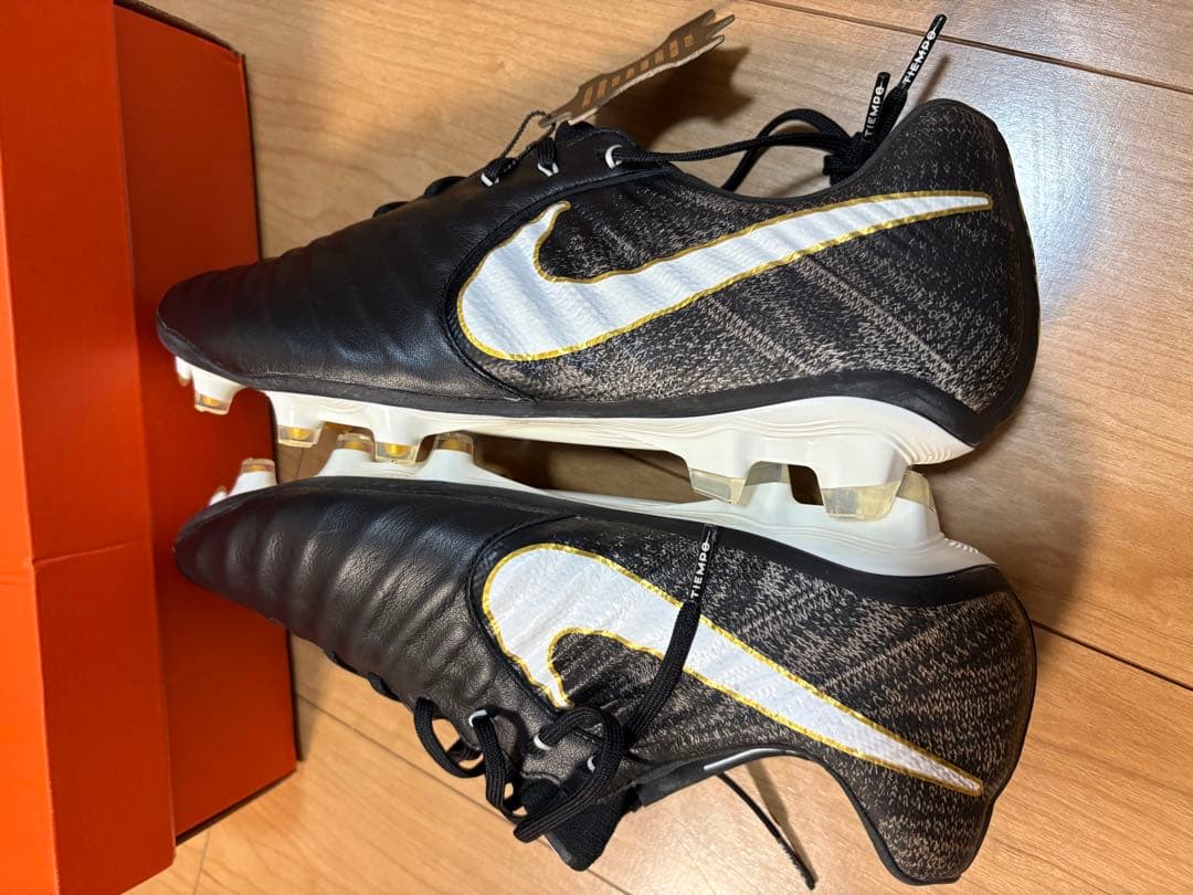 Nike Tiempo サッカーシューズ ブラック/ホワイト 箱付き