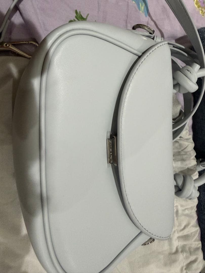 Charles Keith サミーノットハンドルフロントフラップバッグ