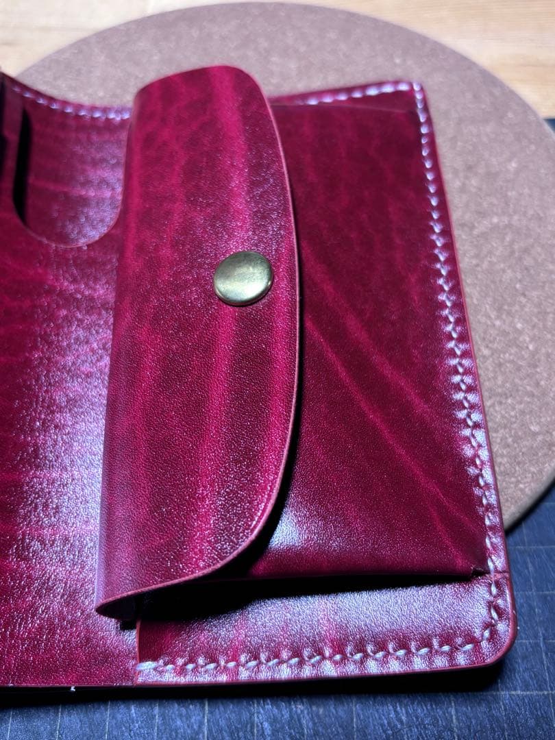 ミドルウォレット　ベルギー産　ルガト　ハンドメイド