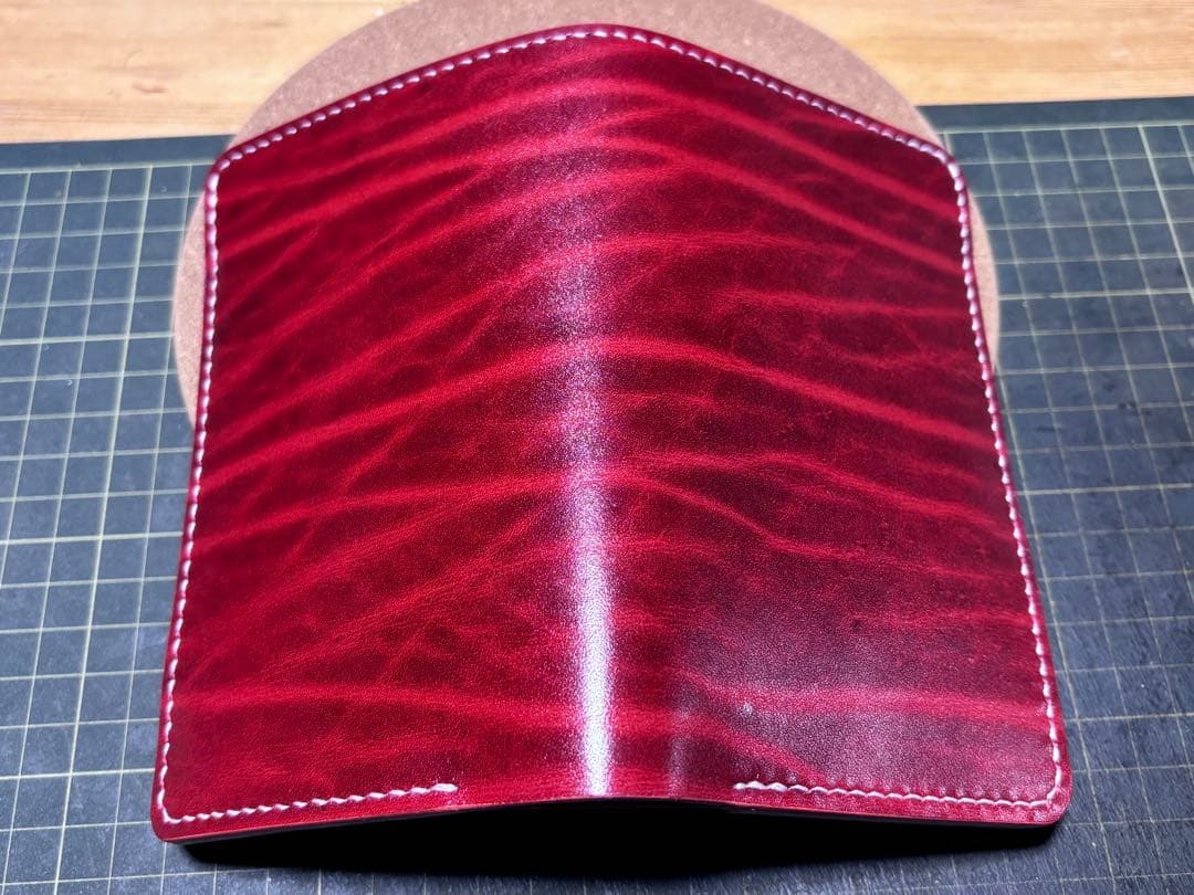 ミドルウォレット　ベルギー産　ルガト　ハンドメイド