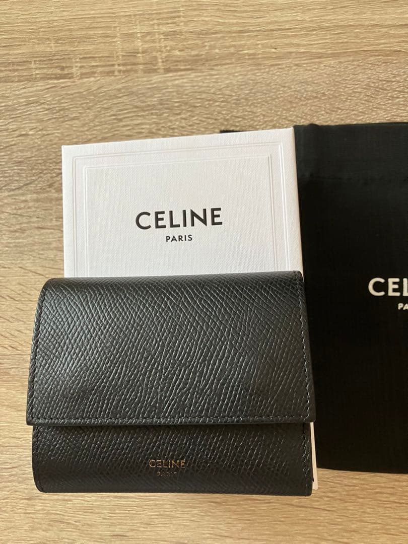 美品　CELINE ブラック 三つ折り財布