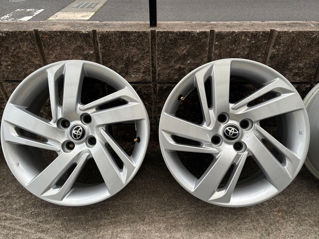 トヨタ 16インチ シルバー ホイールセット