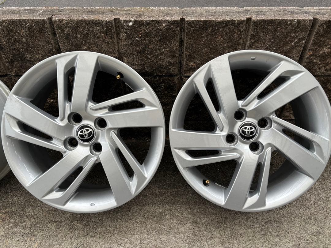 トヨタ 16インチ シルバー ホイールセット
