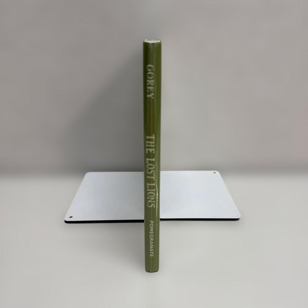 「THE LOST LIONS」Edward Gorey