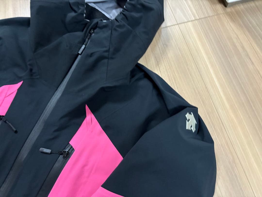 ★定価7万・22年★お洒落　選手用　デサント　スキーウエア SAJ 技術選