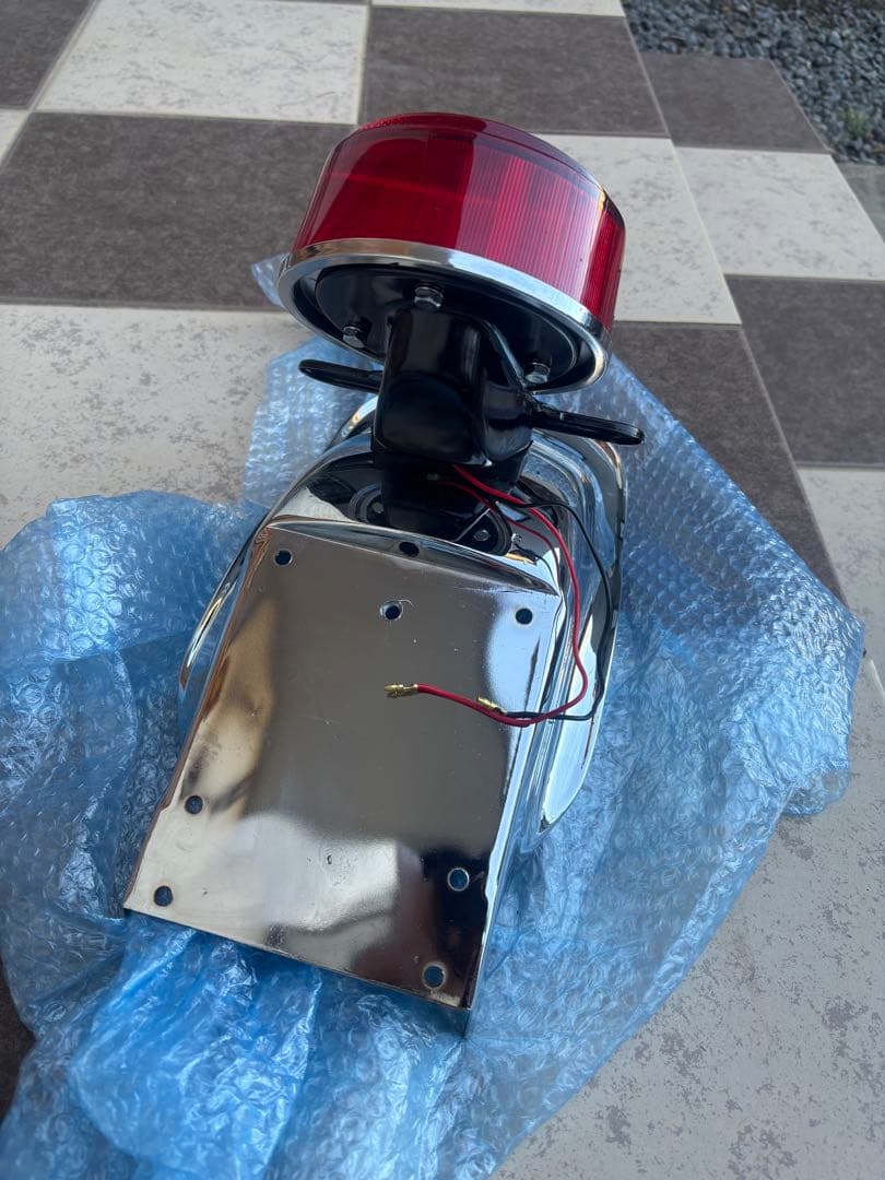 ゼファー４００／Χ　Ｚ２仕様　リア　メッキ　鉄フェンダー＋Ｚ２テールランプ　赤