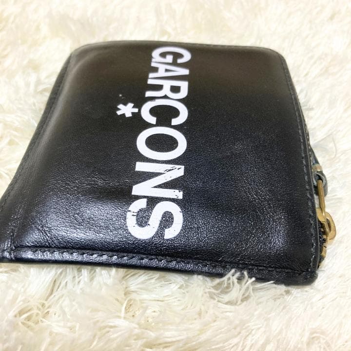 【コムデギャルソン】HUGE LOGOヒュージロゴL字ラウンドファスナー財布・黒