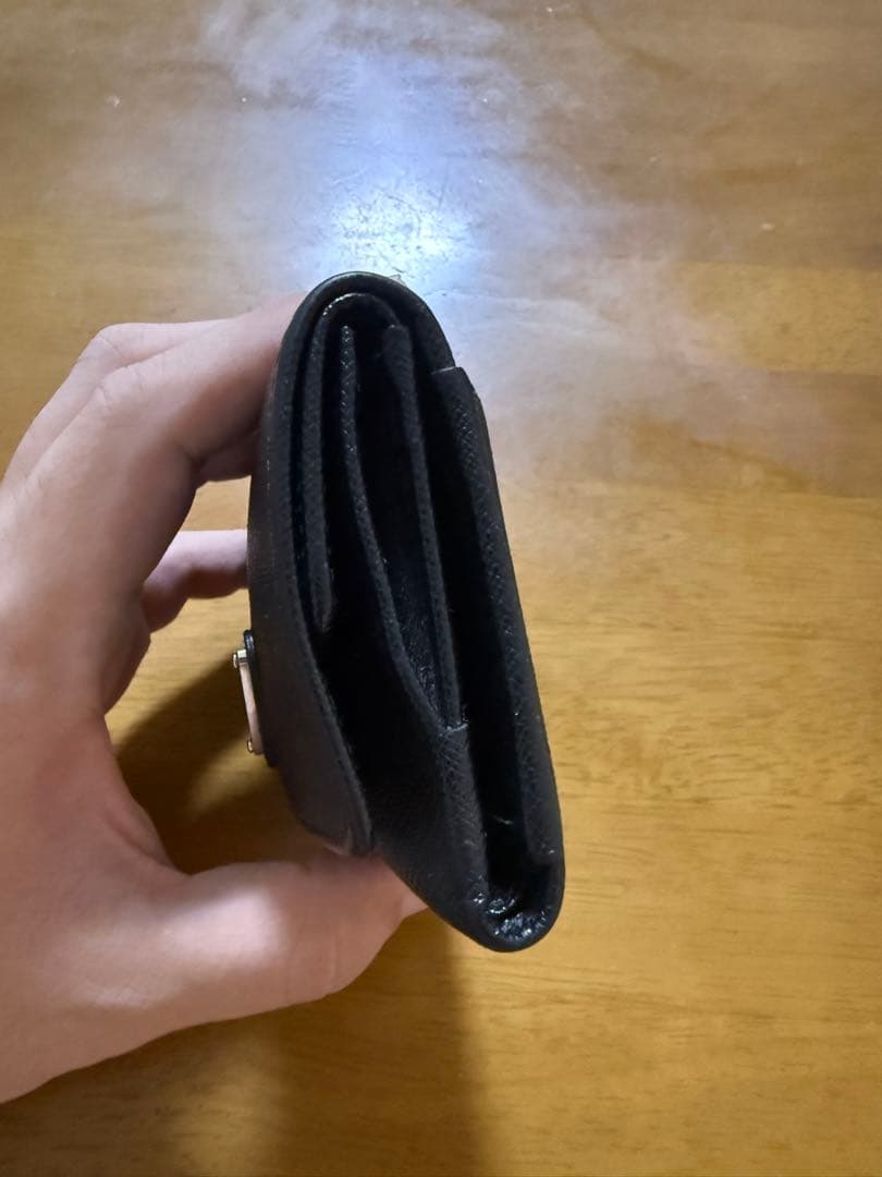 PRADA ブラック 三つ折り財布　サフィアーノ