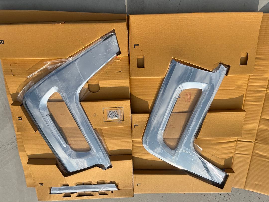 ISUZU イスズ★純正 現行 ギガ メッキサラウンドバンパーグリル 新品