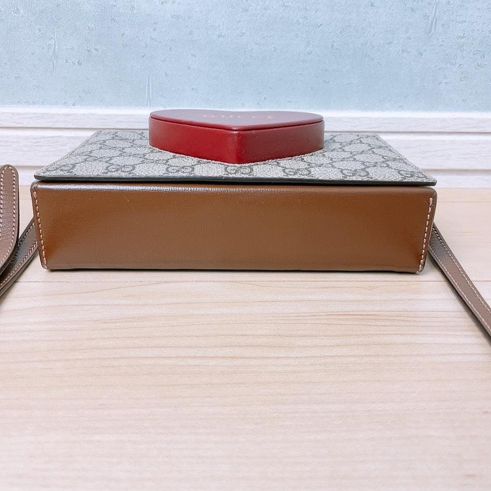 GUCCI バレンタイン ハート ポシェット ショルダーバッグ 斜めがけ GG