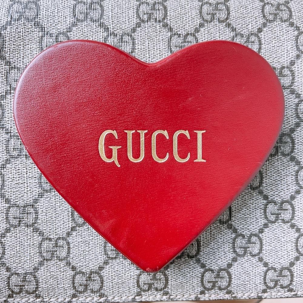 GUCCI バレンタイン ハート ポシェット ショルダーバッグ 斜めがけ GG