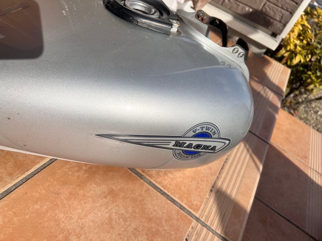 Honda マグナ250 タンク