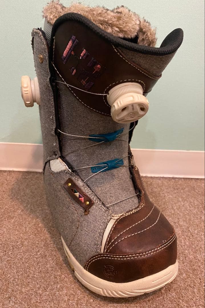 k2 女性用スノーボードブーツ グレー/ブラウン