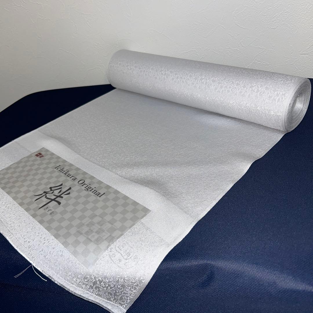 一蔵オリジナル　正絹　絆　反物　シルバー　唐草小花紋