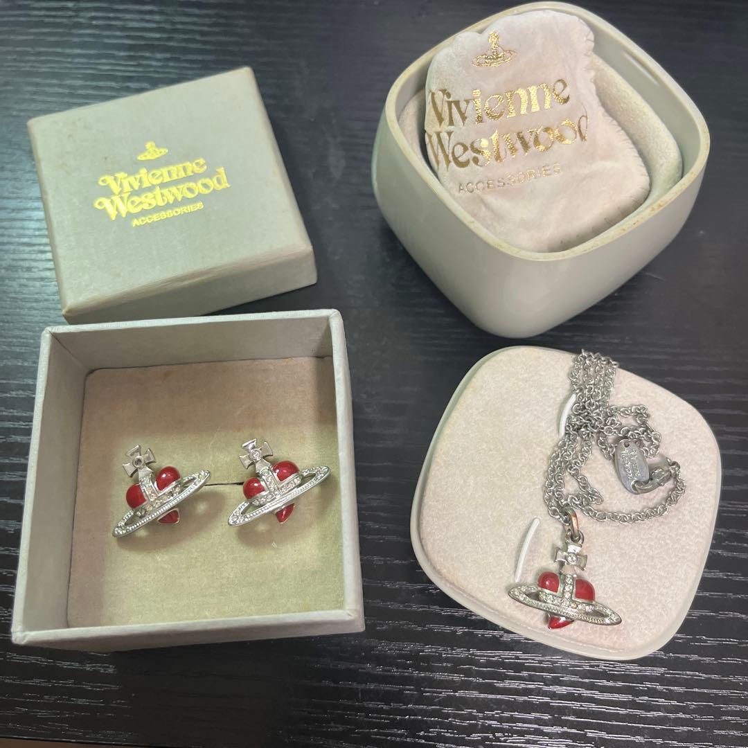 ビビアンウエスウッド　ピアス　ネックレス