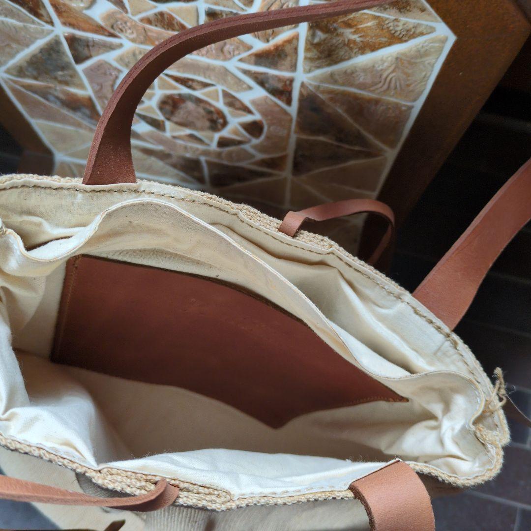 ヘレンカミンスキーのライファ帽子とKOOSのショルダーバッグ