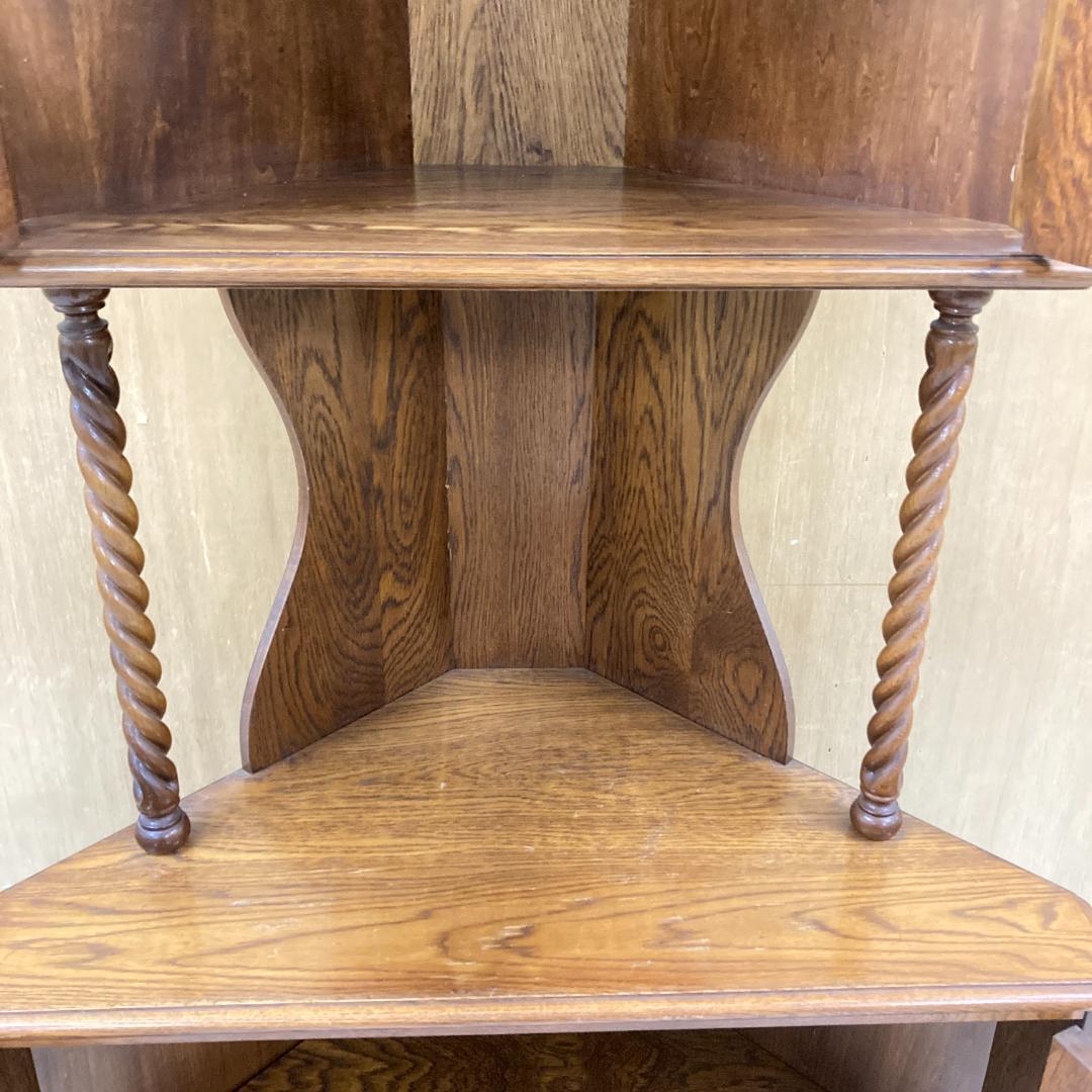 アンティーク　コーナーキャビネット　飾り棚