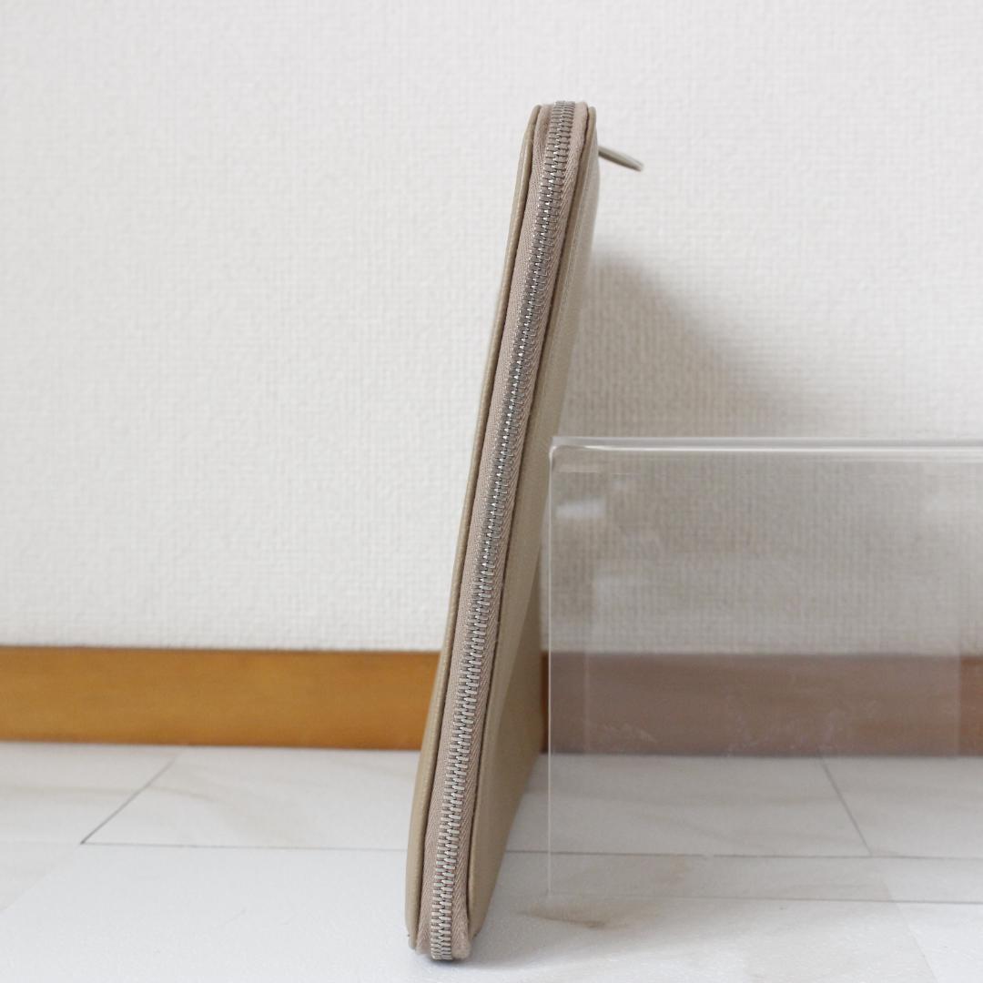 hinn クラッチバッグ レザーバッグ ベージュ ロゴ金具 本革