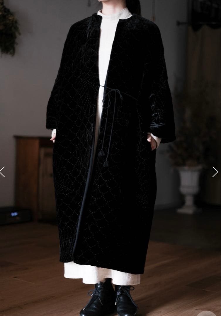 towavase ベルベット キルトローブ 黒