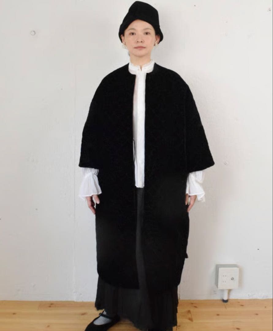 towavase ベルベット キルトローブ 黒