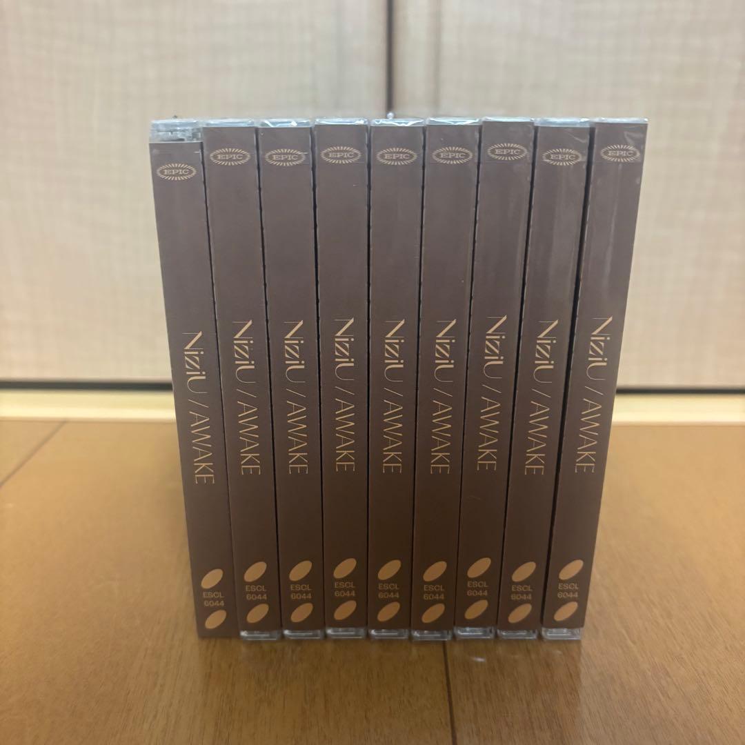 1st Mini Album『AWAKE』通常盤　CD トレカ　シリアルナンバー