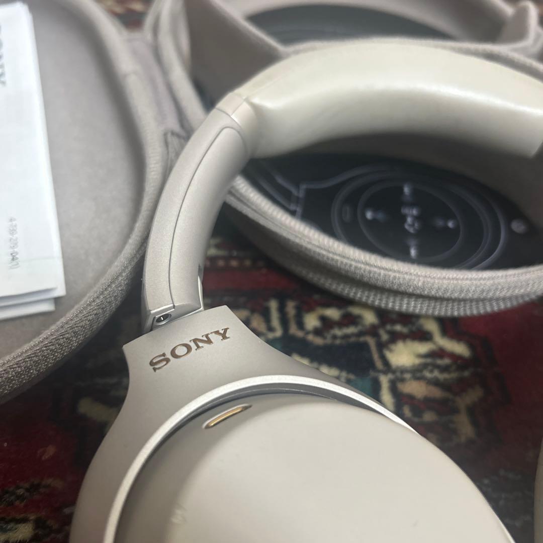 [美品] [箱・ケース付属品付き] SONY WH-1000XM3