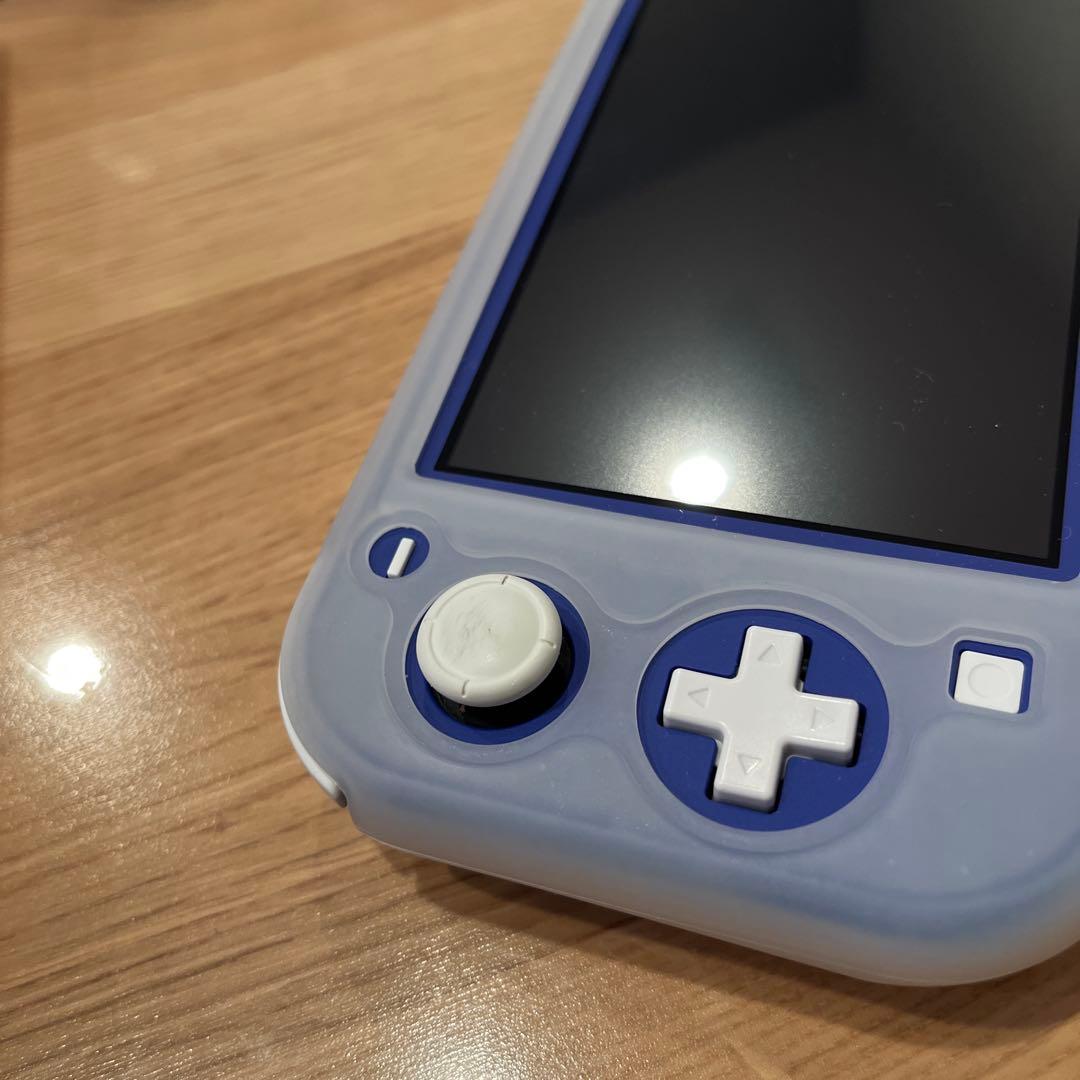 ニンテンドースイッチライト　スイッチライト　ブルー　シリコンカバー付き　ケース付