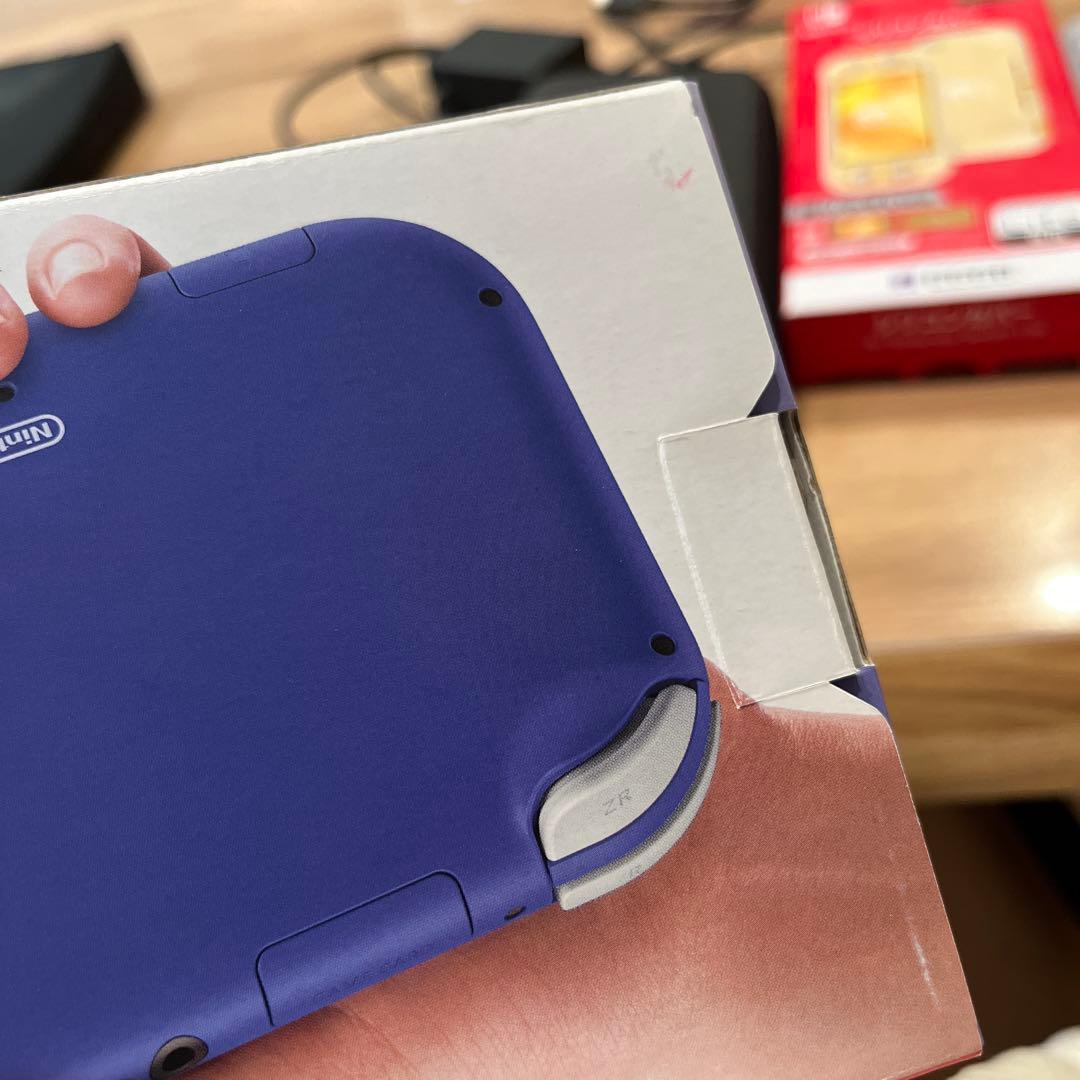 ニンテンドースイッチライト　スイッチライト　ブルー　シリコンカバー付き　ケース付