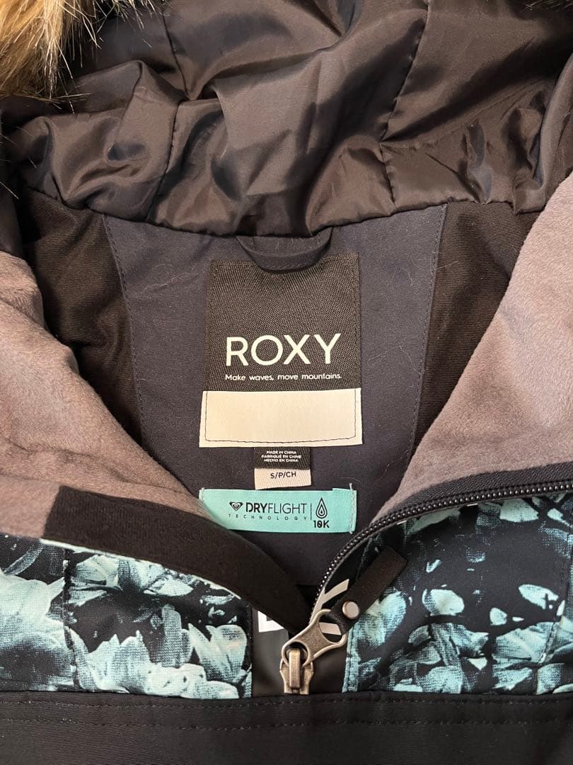 新品　ロキシー ROXY レディース S スノーボードウェア ジャケット