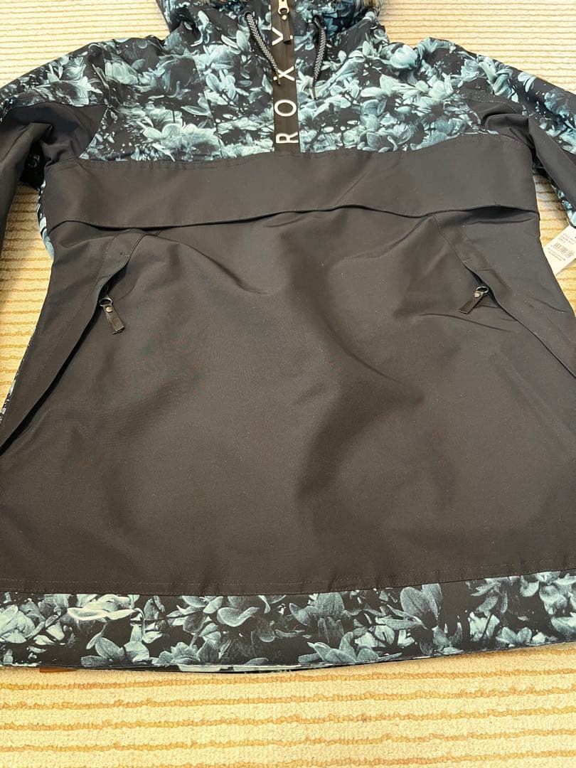 新品　ロキシー ROXY レディース S スノーボードウェア ジャケット