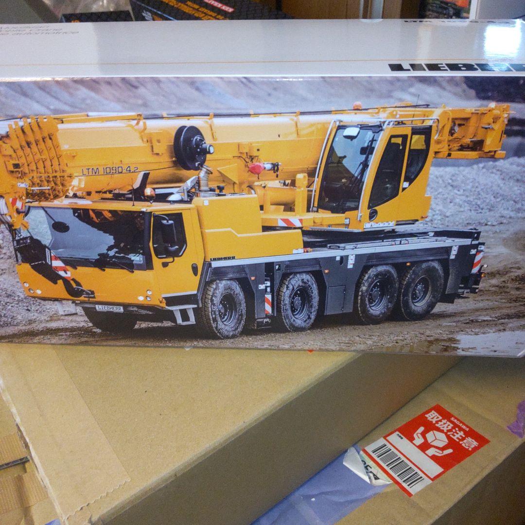 Liebherr LTM 1090-4.2 モバイルクレーン