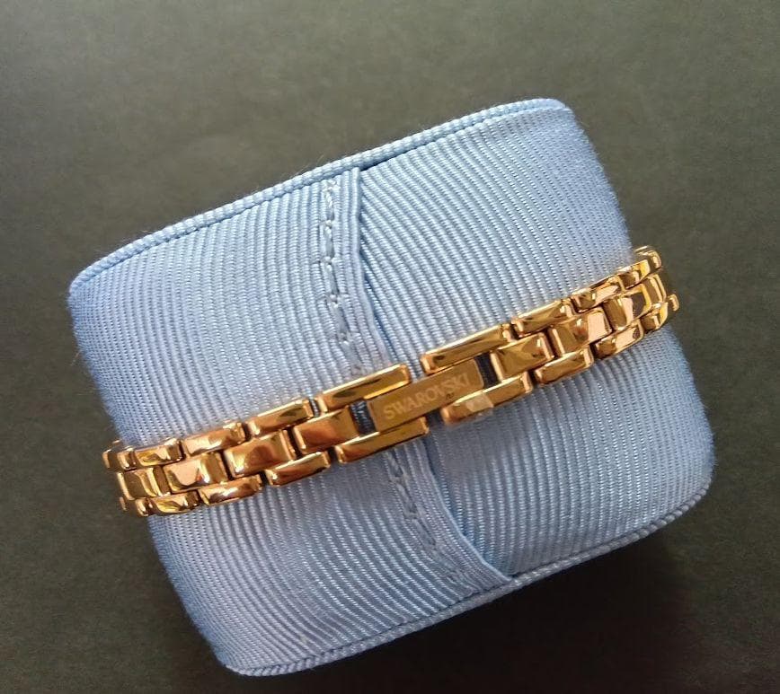 未使用に近い ★スワロフスキー ◎Dextera　バングルウォッチ
