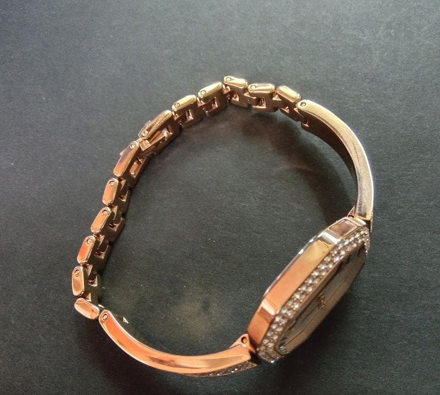 未使用に近い ★スワロフスキー ◎Dextera　バングルウォッチ