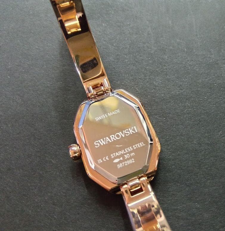 未使用に近い ★スワロフスキー ◎Dextera　バングルウォッチ